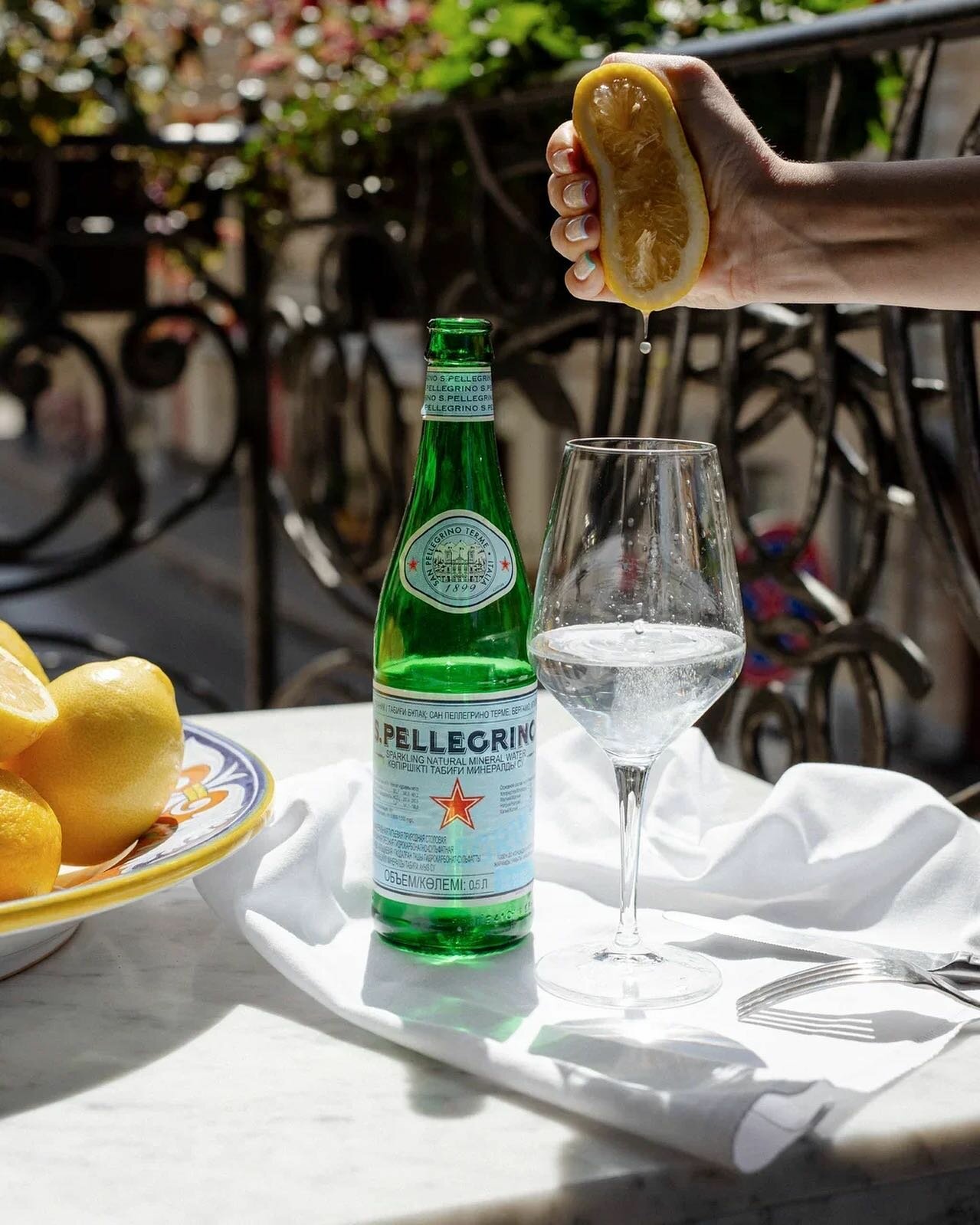 Если жизнь дает вам лимоны — вы знаете, что делать! #sanpellegrino #sanpellegrinodrinks